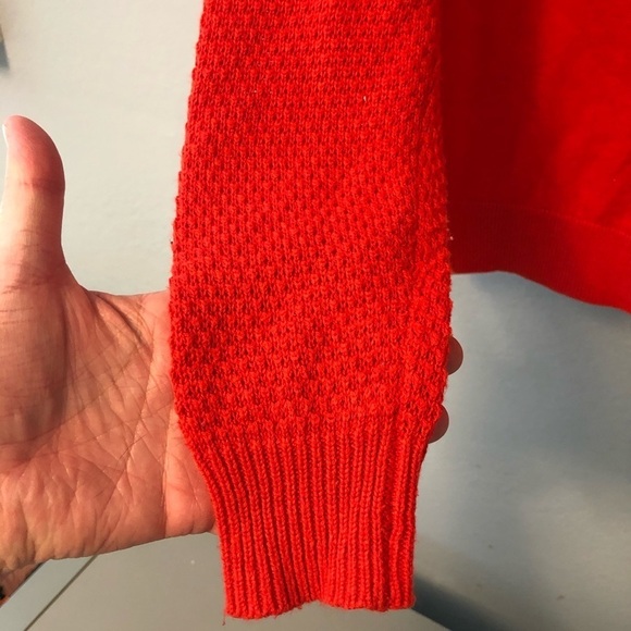 Old Navy sweater size small. Cute for Valentine’s Day. - Picture 4 of 6